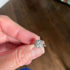 Brilliant Cut Modern Diamond Ring